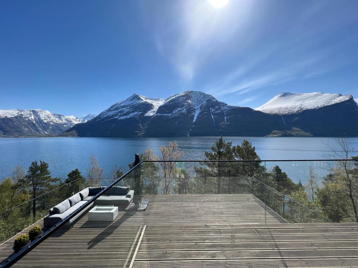 Villa Kristina / Andalsnes Torvik Exterior foto